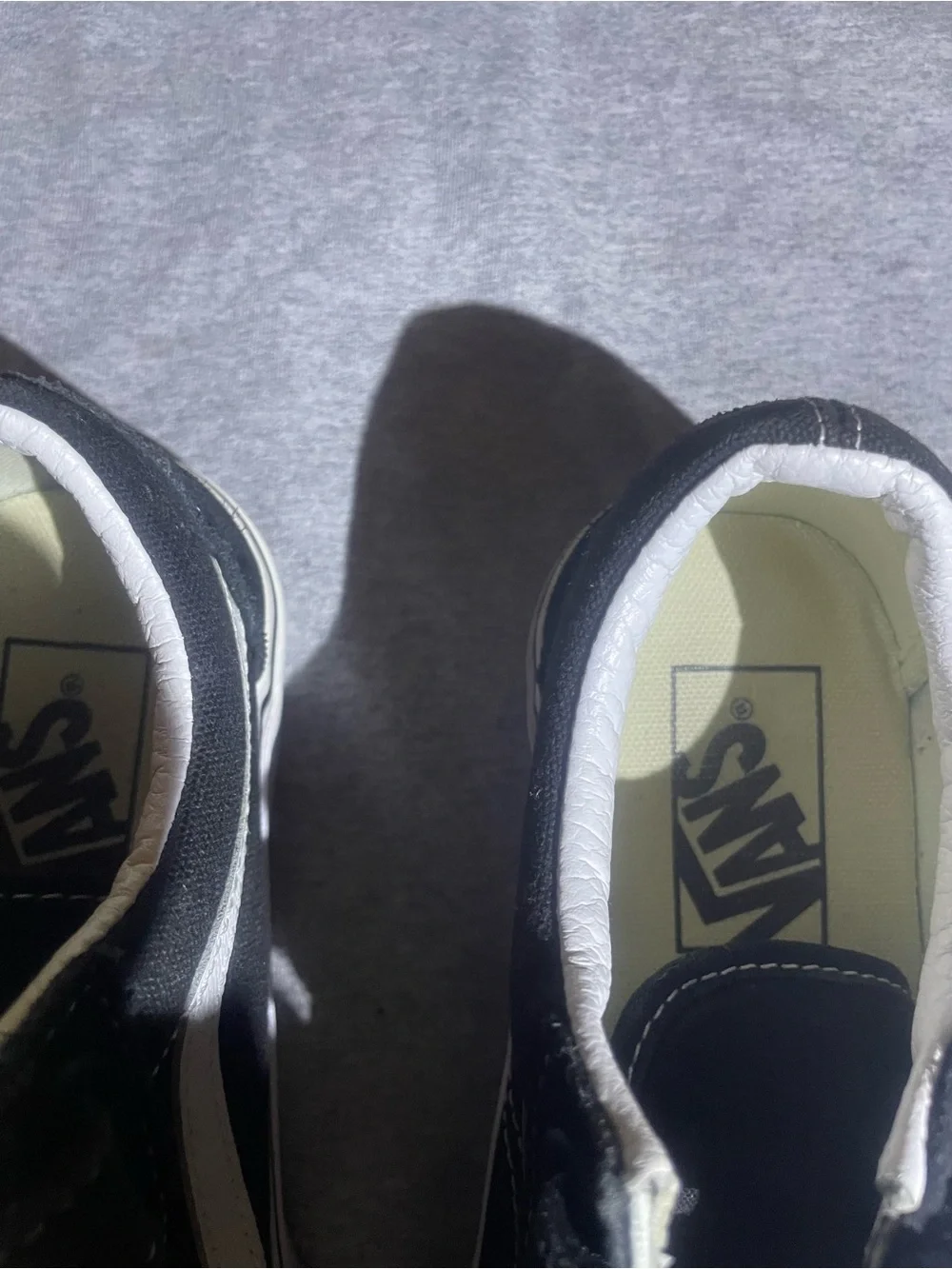 Vans Kids men 4,5 weman 6 Black and White Strap Sneakers